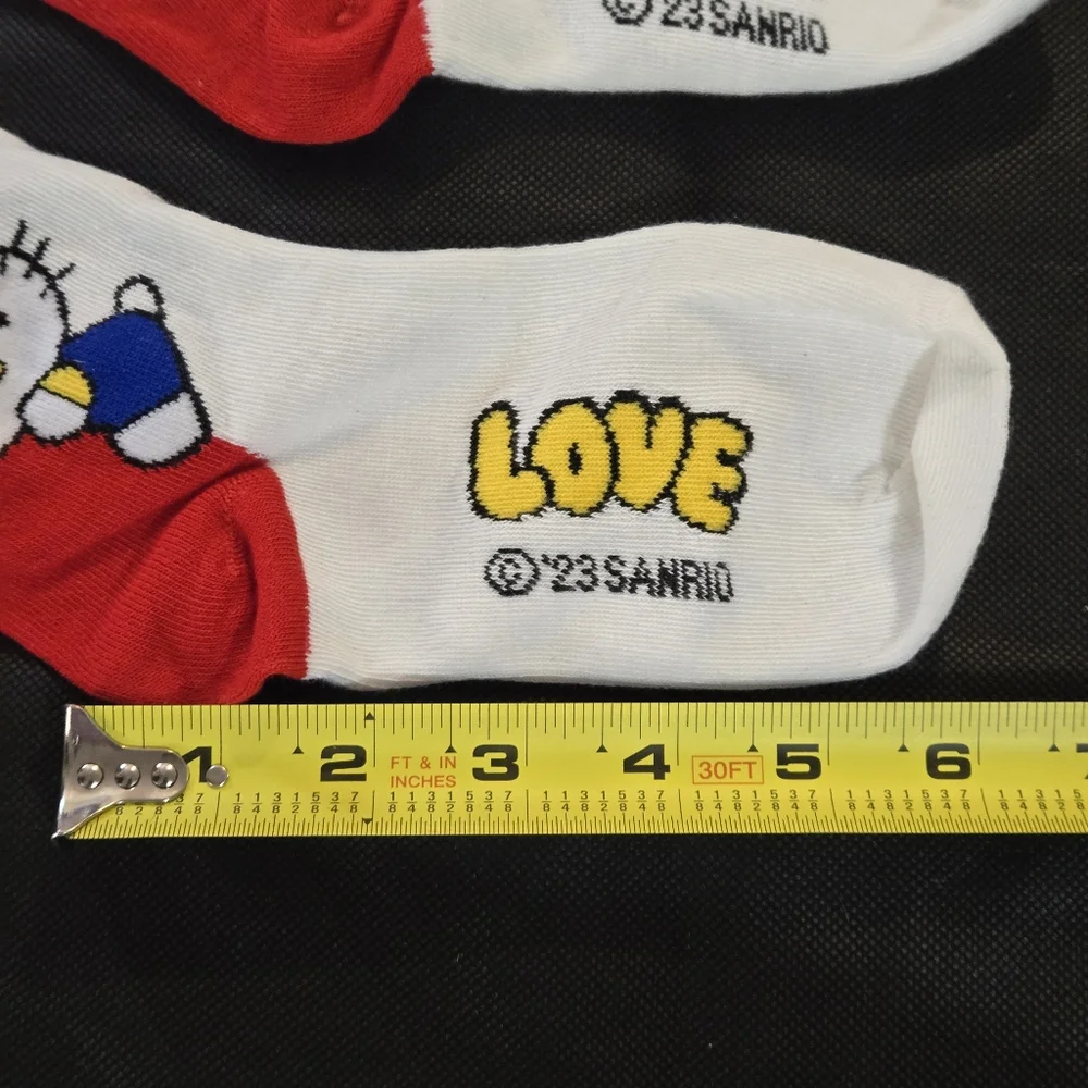 🍒🍒 Sanrio Hello Kitty White and Red Ankle Socks